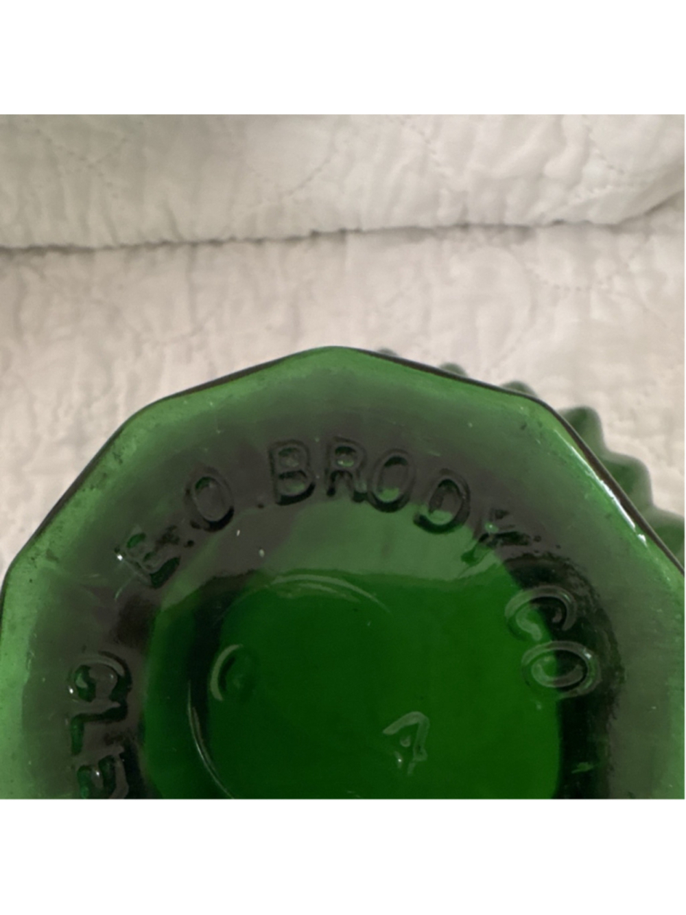 E.O. Brody Co M500 Green Pressed Glass Ribbed Pedestal Round Bowl - Picture 6 of 6